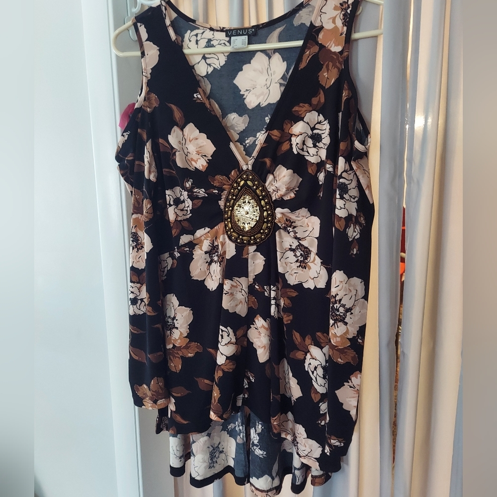 Venus Cold-Shoulder Blouse